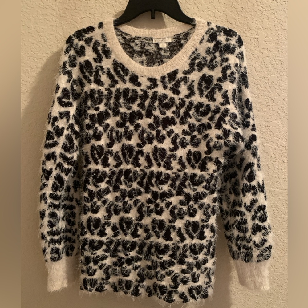 C Est 1946 Leopard Print Furry Sweater Size XL Juniors